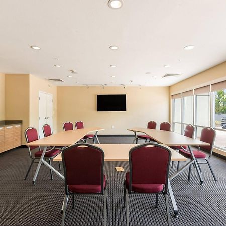 Towneplace Suites By Marriott Greensboro Coliseum Area Exterior photo