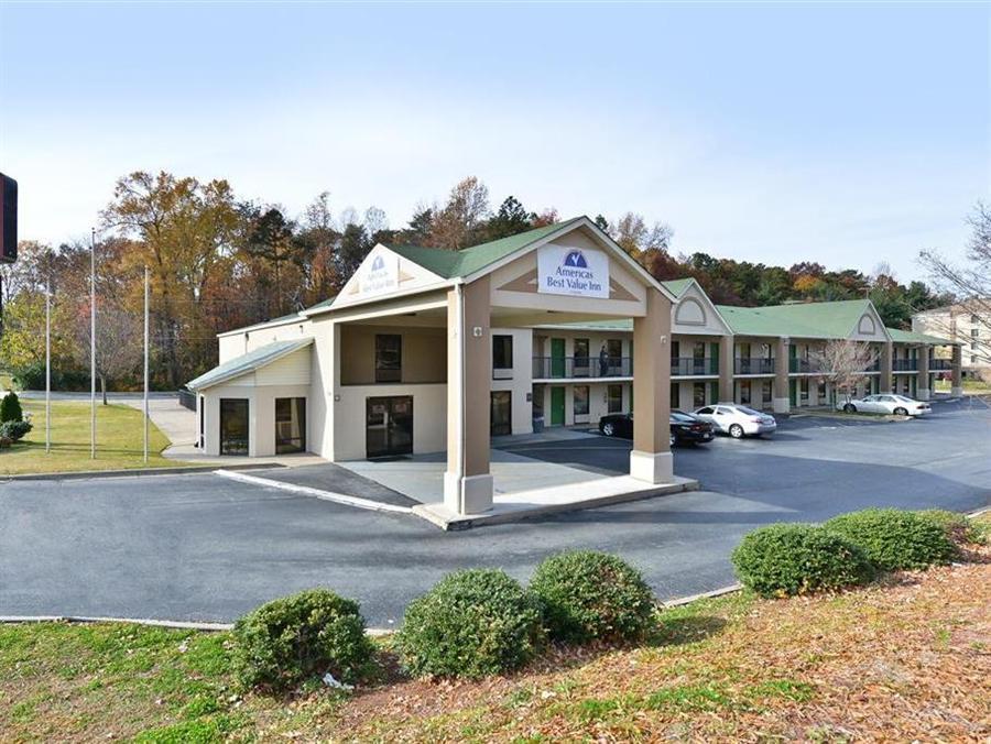 Towneplace Suites By Marriott Greensboro Coliseum Area Exterior photo